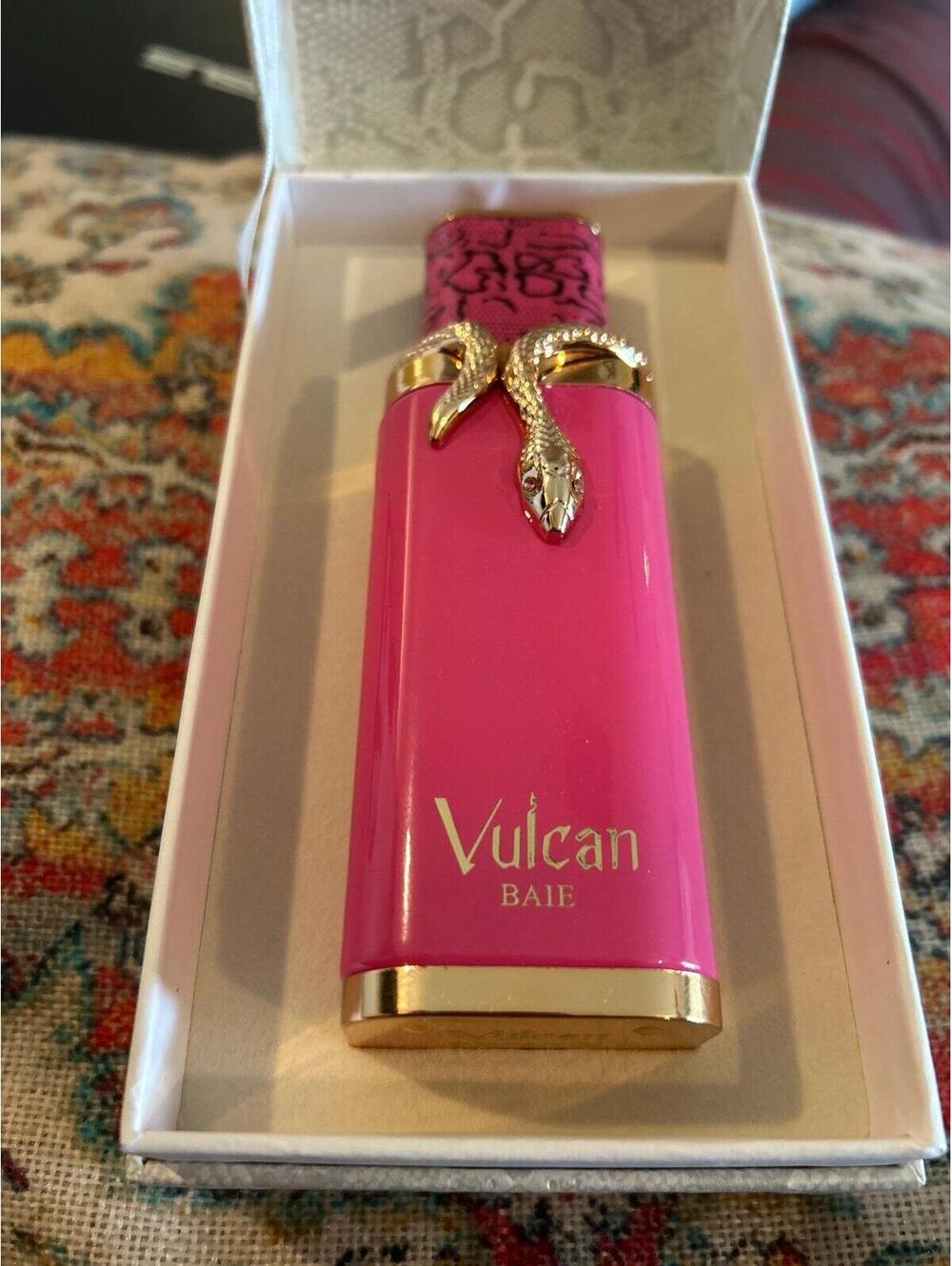 French avenue volcan baie pink bottle new